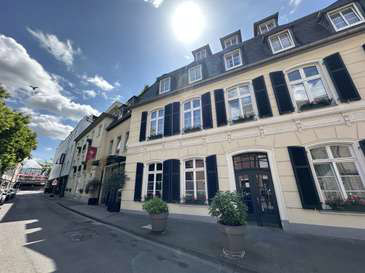 Harmonie Hotel facade in Cologne